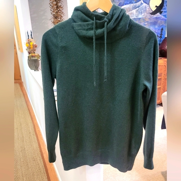 L.L. Bean 100% Cashmere Sweaters For Women In Dark Green, Funnel Neck SZ M - Picture 1 of 10